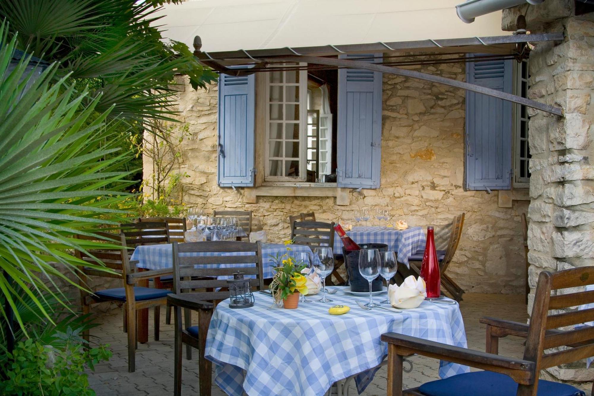 Logis Auberge De Tavel Exterior foto