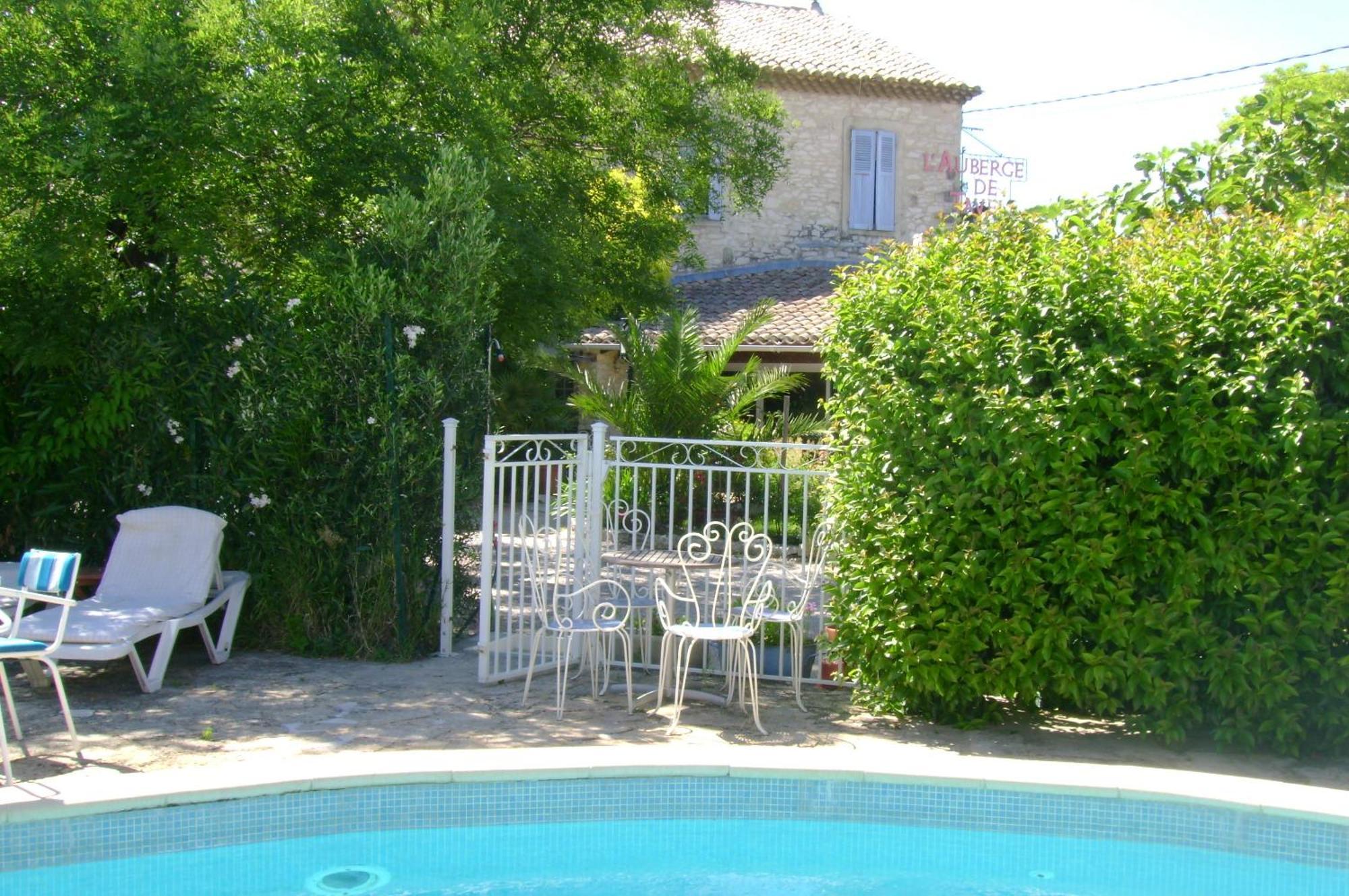 Logis Auberge De Tavel Exterior foto